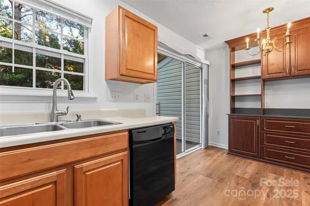 $225,000 | 12318 Hennigan Pl Lane, Charlotte, NC 28214