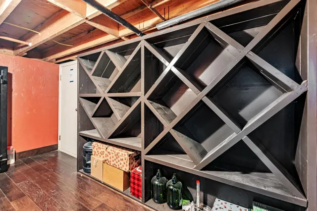 a view of an outdoor of the house