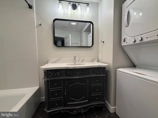 $1,800 | 885 North York Road, Unit 4B, Warminster, PA 18974