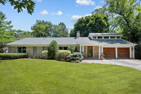 $1,095,000 | 310 Linden Park Place, Highland Park, IL 60035