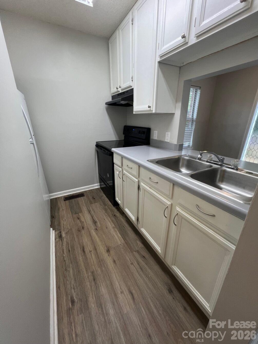 8014 Pleasant Grove Road, Unit B Charlotte, NC 28216 - Photo 5 of 13