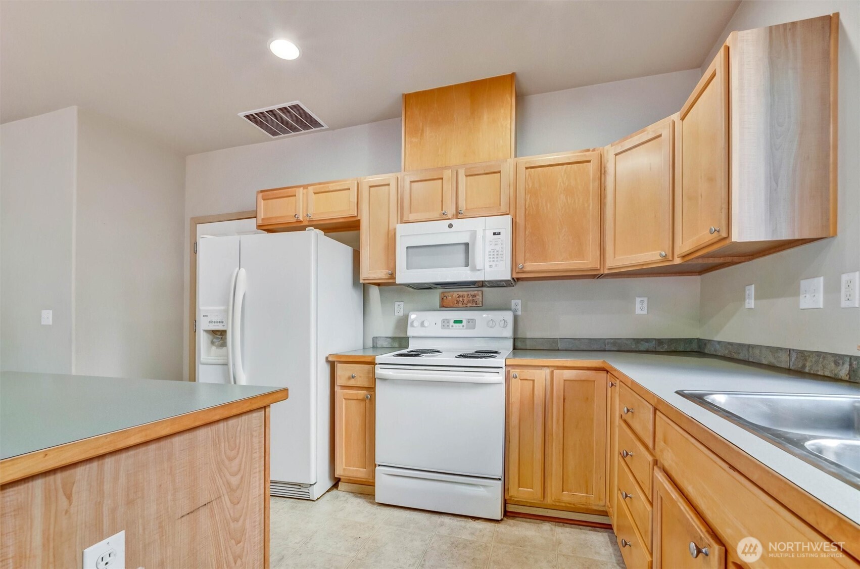 2426 Stafford Way Bothell, WA 98012 - Photo 17 of 40