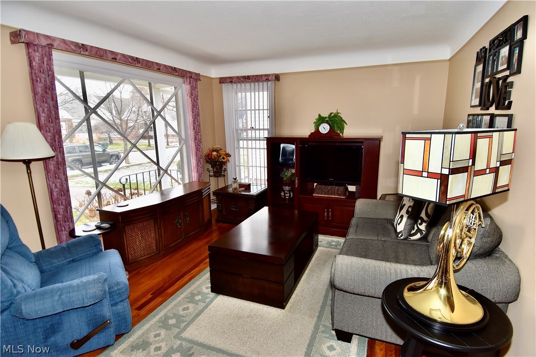 4214 Hinsdale Road South Euclid, OH 44121 - Photo 8 of 28