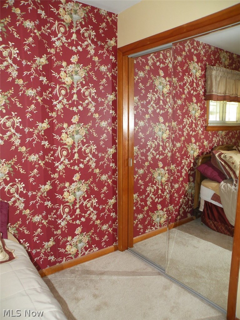 403 Rutland Street Akron, OH 44305 - Photo 14 of 26 Large closet with mirrored doors. Perfect for making sure one is properly dressed.