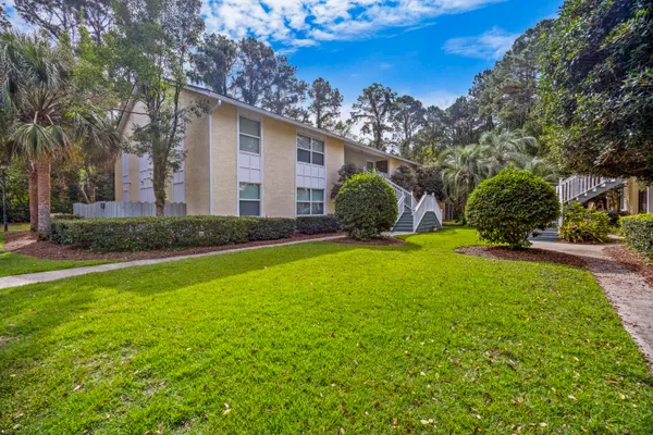 $3,100 | 341 West Coleman Boulevard, Unit G, Mount Pleasant, SC 29464