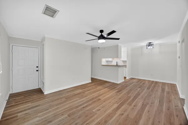 $3,100 | 341 West Coleman Boulevard, Unit G, Mount Pleasant, SC 29464