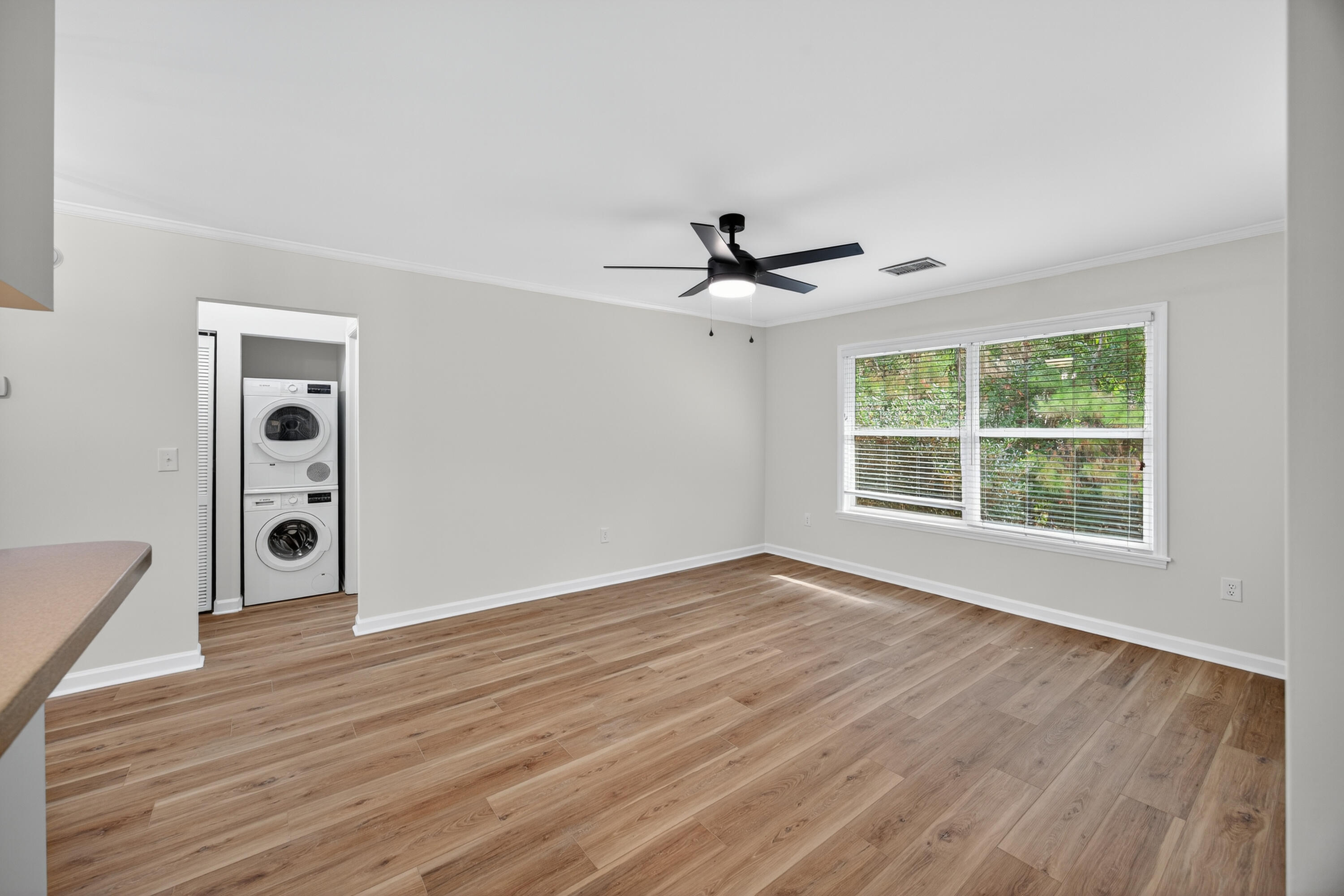 341 West Coleman Boulevard, Unit G Mount Pleasant, SC 29464 - Photo 4 of 26 243A1537