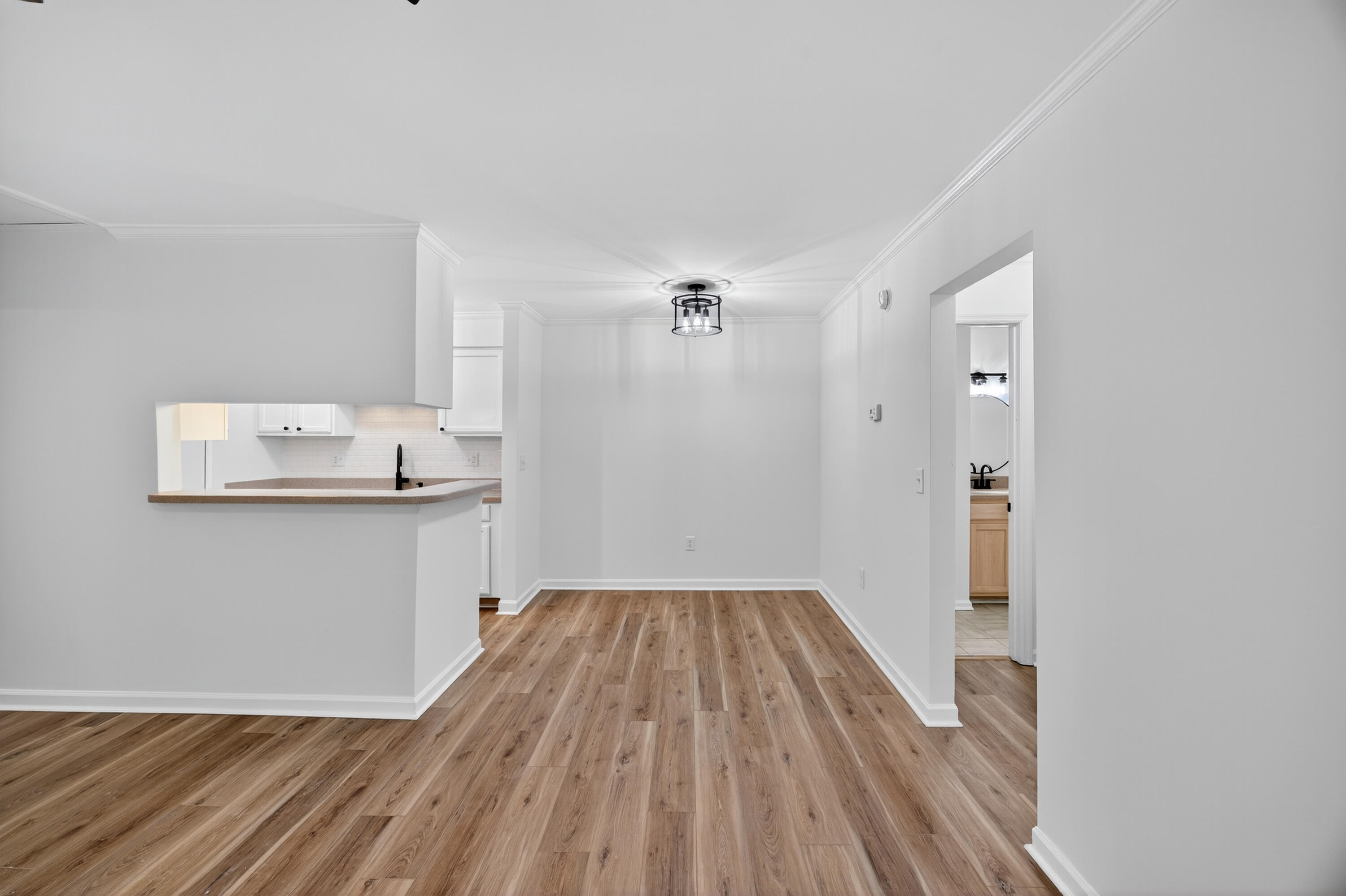 341 West Coleman Boulevard, Unit G Mount Pleasant, SC 29464 - Photo 6 of 26 243A1549