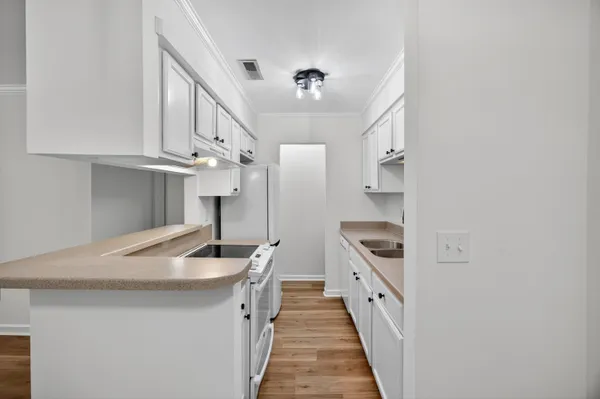 $3,100 | 341 West Coleman Boulevard, Unit G, Mount Pleasant, SC 29464