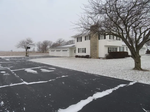 $305,000 | 3473 North Ew Road, Kokomo, IN 46901