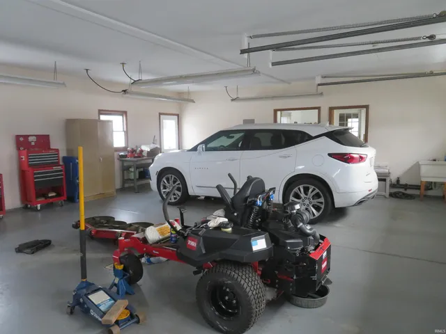 $305,000 | 3473 North Ew Road, Kokomo, IN 46901