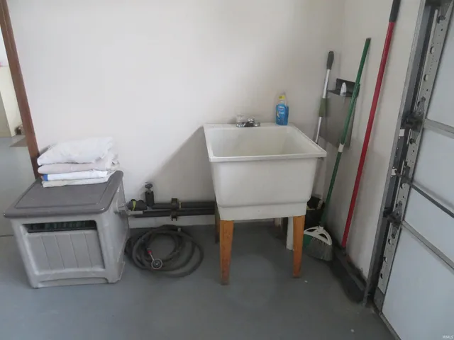 $305,000 | 3473 North Ew Road, Kokomo, IN 46901