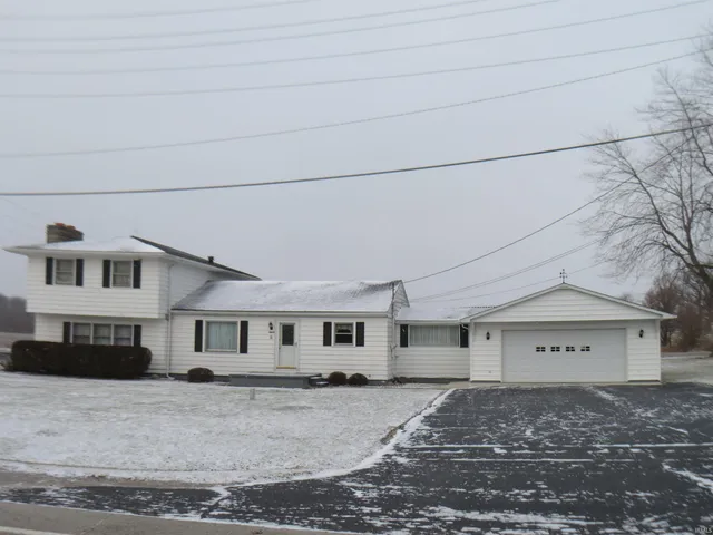 $305,000 | 3473 North Ew Road, Kokomo, IN 46901