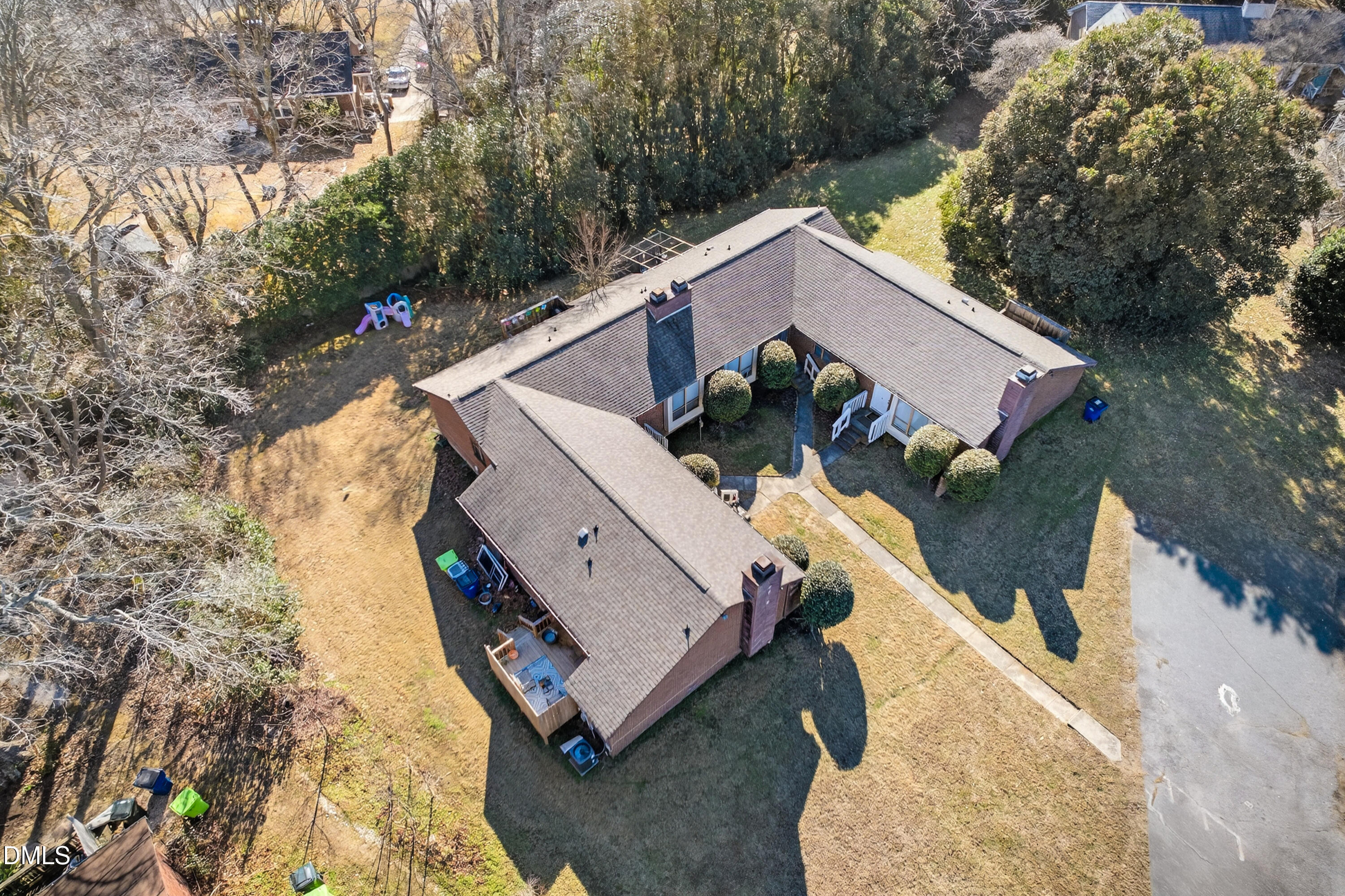 2829 Seclusion Court Raleigh, NC 27612 - Photo 8 of 10 08