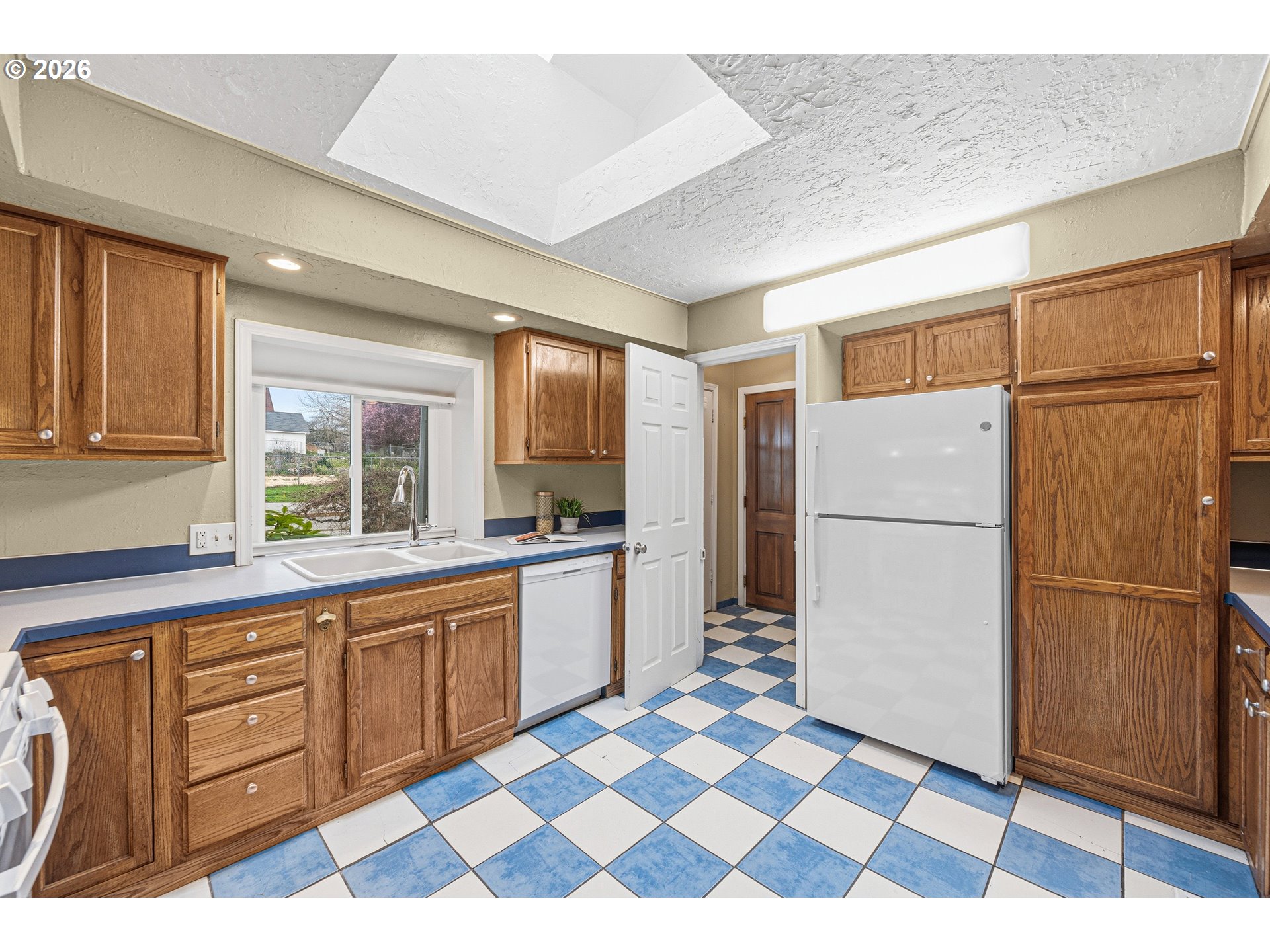 4545 Southwest Taylors Ferry Road Portland, OR 97219 - Photo 12 of 28 Gallery Image 12