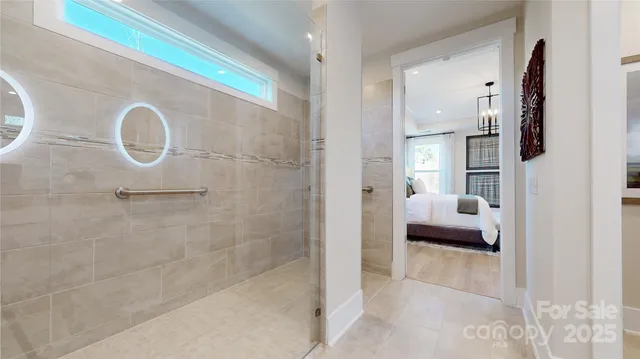 a en suite bathroom with a shower