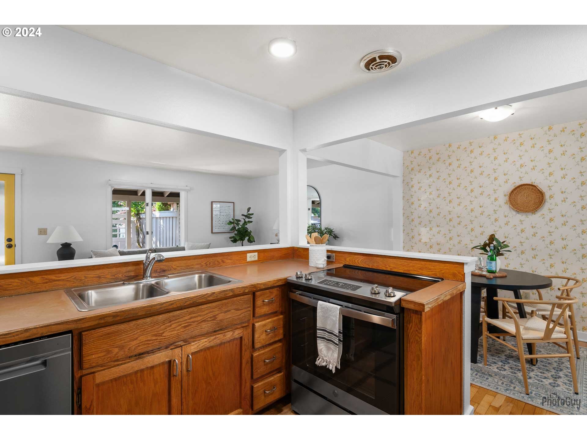 61 West 17th Avenue Eugene, OR 97401 - Photo 11 of 20