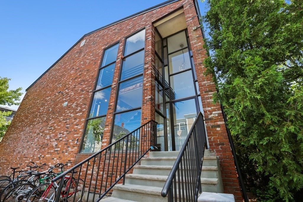 10 Roberts Street, Unit 33 Somerville, MA 02145 - Photo 1 of 12