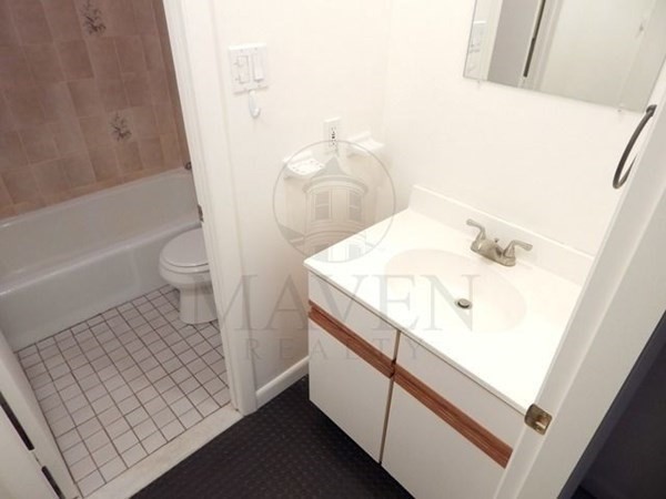 10 Roberts Street, Unit 33 Somerville, MA 02145 - Photo 8 of 12