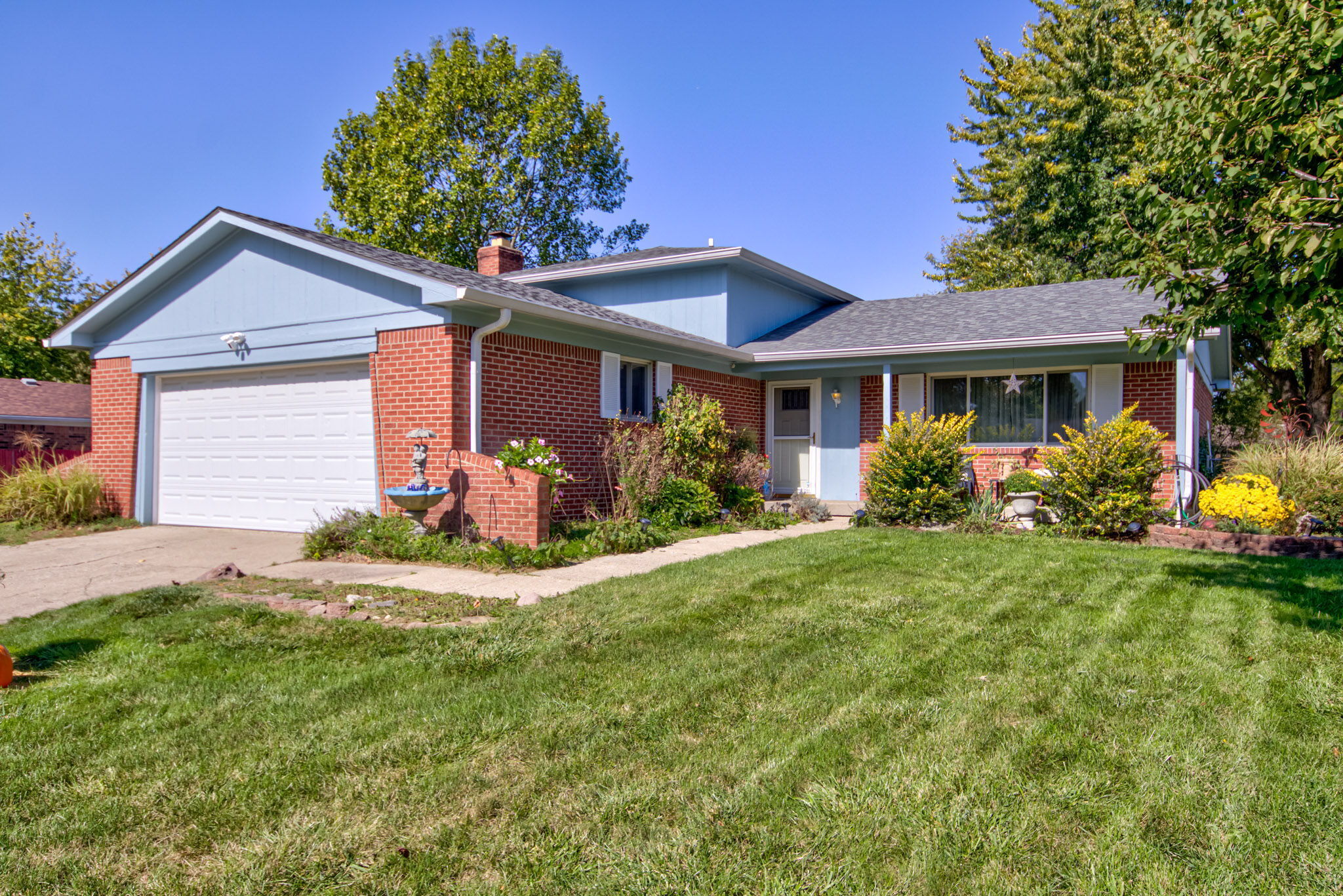 3310 Maple Ridge Court Indianapolis, IN 46227 - Photo 3 of 63 Gallery Image 3