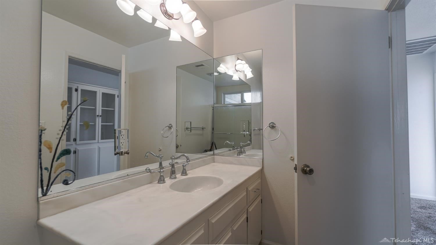 25401 Bear Valley Road Tehachapi, CA 93561 - Photo 15 of 35 Gallery Image 15