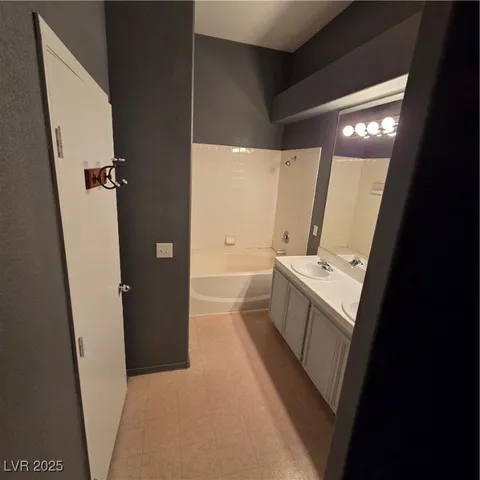 $199,900 | 2110 Los Feliz Street, Unit 2067, Las Vegas, NV 89156