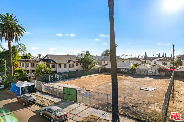 $4,000,000 | 1011 North Heliotrope Drive, Los Angeles, CA 90029