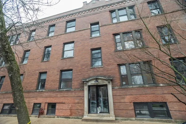 $2,950 | 3251 West Belden Avenue, Unit 3W, Chicago, IL 60647