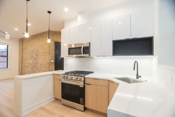 $2,950 | 3251 West Belden Avenue, Unit 3W, Chicago, IL 60647