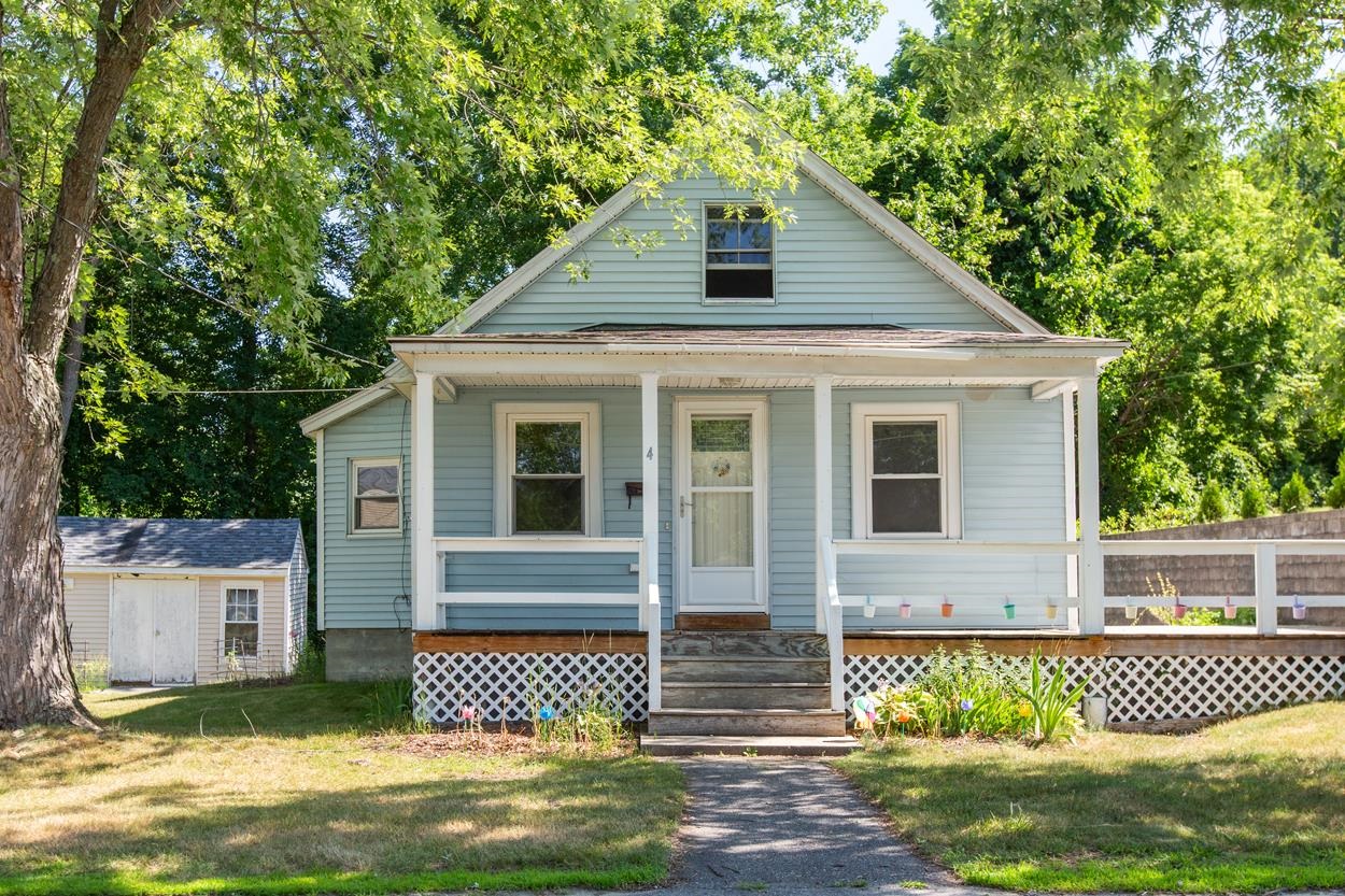 4 Florence Street Derry, NH 03038 - Photo 1 of 35 Gallery Image 1