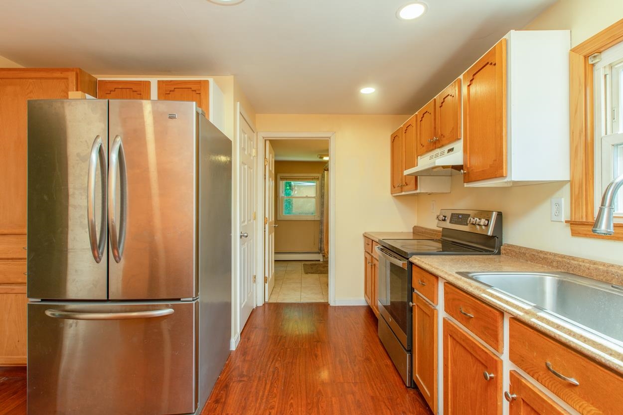 4 Florence Street Derry, NH 03038 - Photo 6 of 35 Gallery Image 6