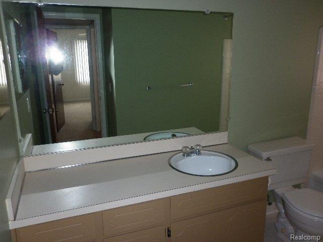 54731 Shelby Road Utica, MI 48316 - Photo 18 of 25 P1000041.JPG