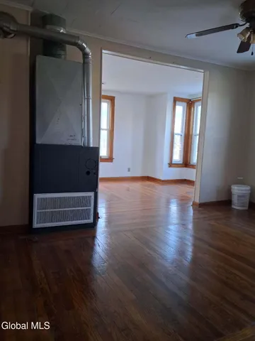 $1,400 | 357 Forest Avenue, Unit 2, Amsterdam, NY 12010