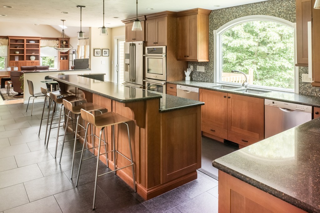 62 Ashcroft Road Sharon, MA 02067 - Photo 3 of 10 Gallery Image 3