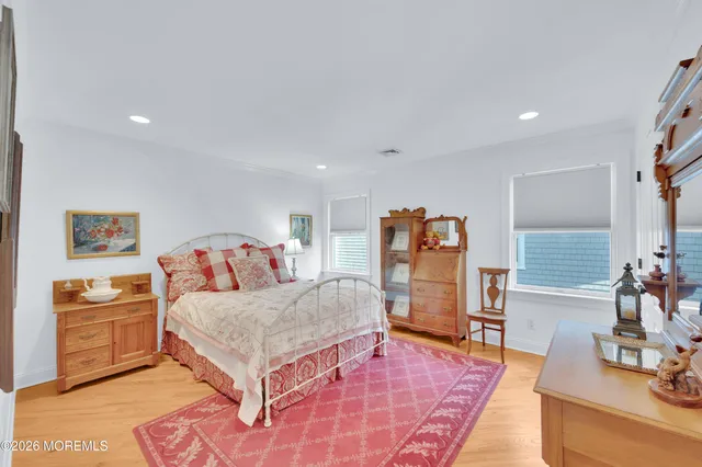 a view of a garden with a tree