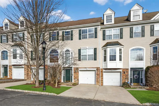 $539,999 | 11 Gillian Court, Monroe, NY 10950