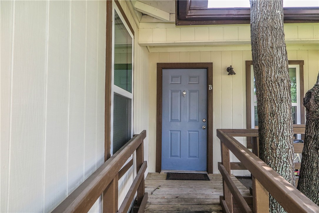 3905 Chase Circle, Unit B Austin, TX 78721 - Photo 2 of 18 a view of front door