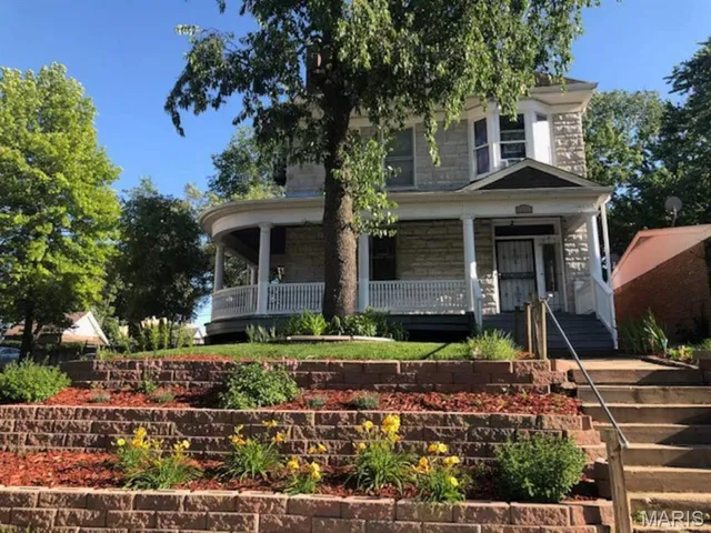 $274,900 | 5530 Etzel Avenue, St. Louis, MO 63112