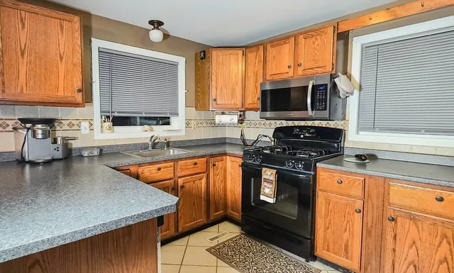 $3,000 | 7 Roosevelt Street, Wareham, MA 02571