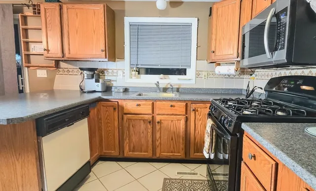 $3,000 | 7 Roosevelt Street, Wareham, MA 02571