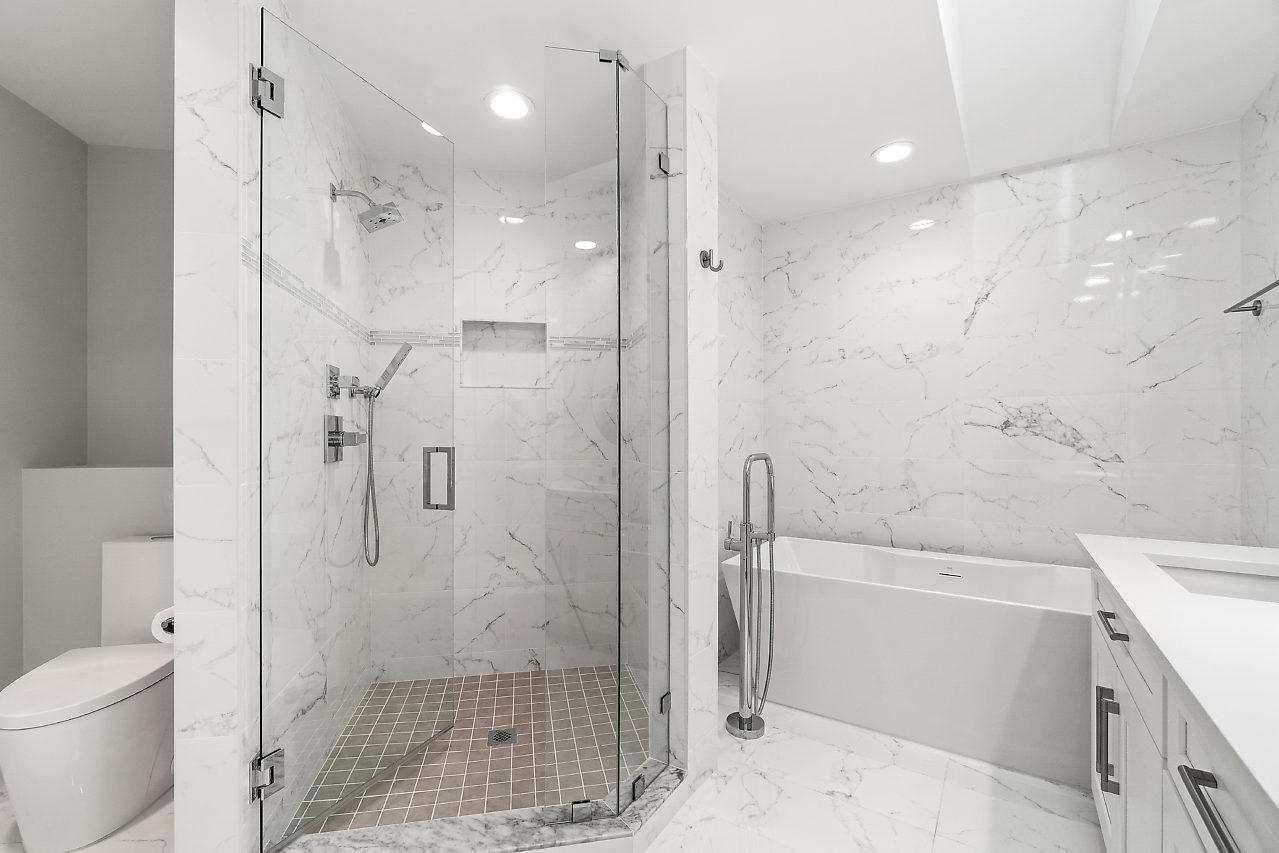5178 Windsor Parke Drive Boca Raton, FL 33496 - Photo 25 of 35 Master Bathroom