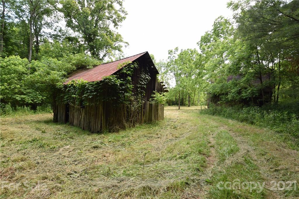 1094 Slagle Road Bakersville, NC 28705 - Photo 1 of 30 Gallery Image 1