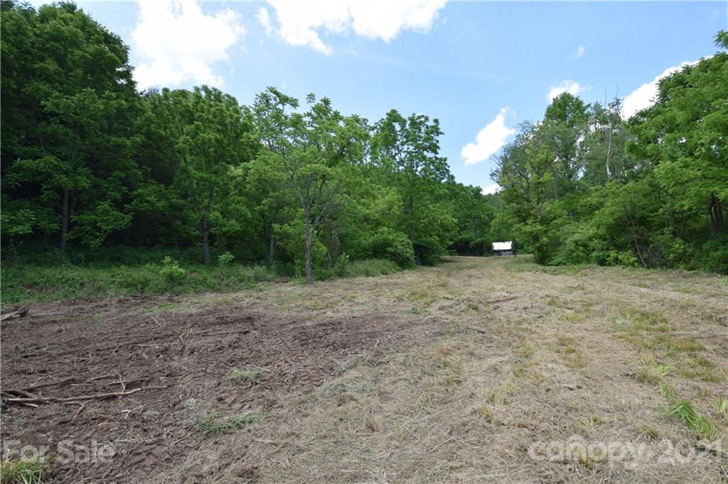 1094 Slagle Road Bakersville, NC 28705 - Photo 2 of 30 Gallery Image 2
