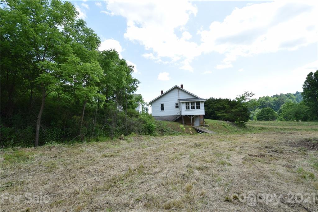 1094 Slagle Road Bakersville, NC 28705 - Photo 13 of 30 Gallery Image 13