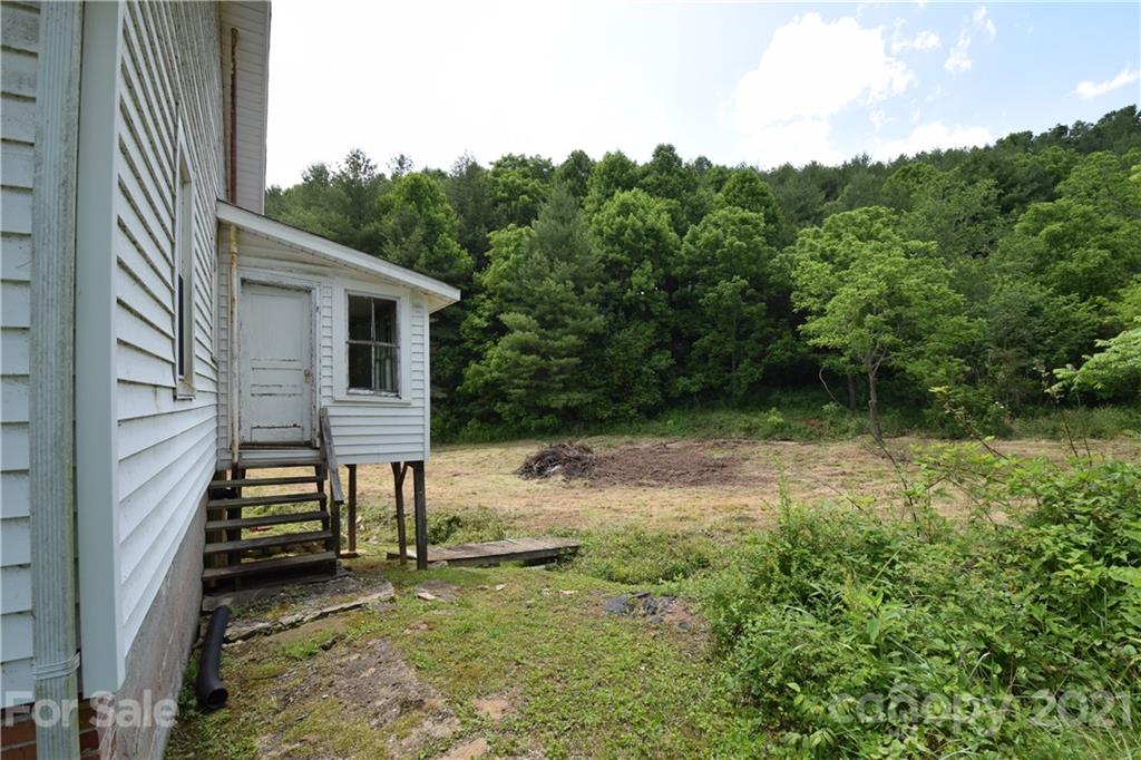 1094 Slagle Road Bakersville, NC 28705 - Photo 15 of 30 Gallery Image 15