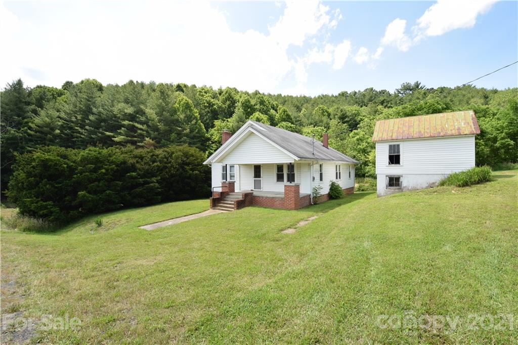 1094 Slagle Road Bakersville, NC 28705 - Photo 18 of 30 Gallery Image 18