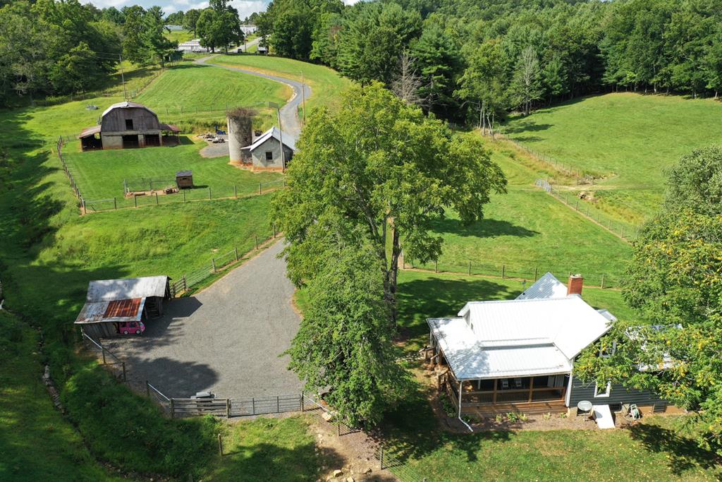 305 Rising Sun Lane Galax, VA 24333 - Photo 35 of 42 Gallery Image 35
