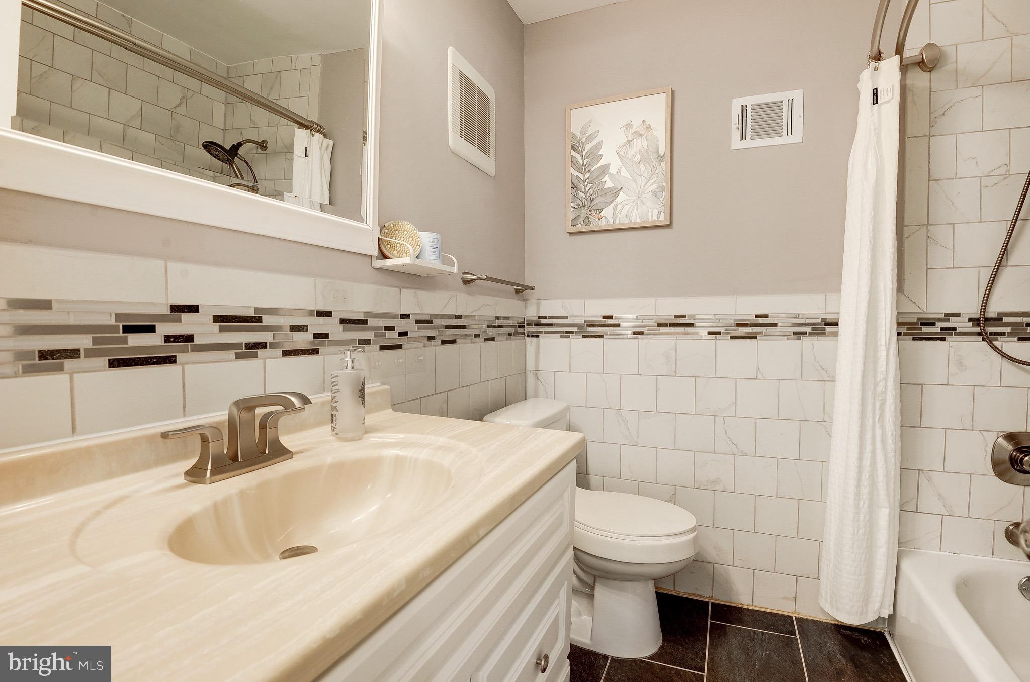 1851 Wainwright Drive Reston, VA 20190 - Photo 24 of 44 Bathroom