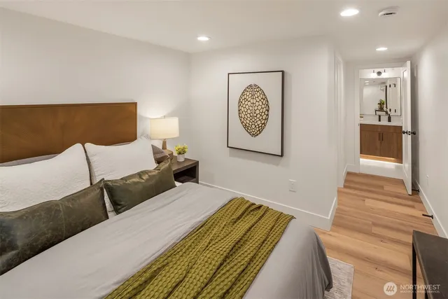 $1,095,000 | 10541 Ashworth Avenue North, Seattle, WA 98133