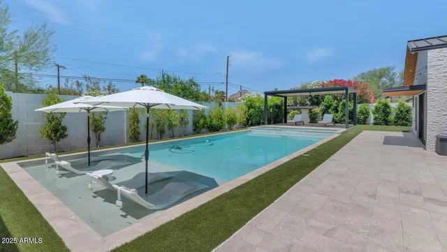 $3,395,000 | 5812 North 44th Place, Phoenix, AZ 85018